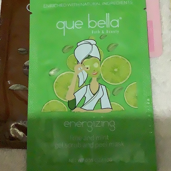 Que Bella face mask 5 pack!! NIP - Picture 6 of 6